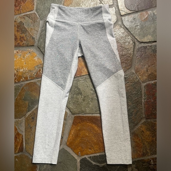 Outdoor Voices Pants - Outdoor Voices leggings 3/4 length Gray Size Small